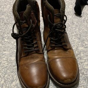 Men's Classic Brown Leather Lace-Up Boots